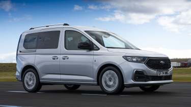 Ford Tourneo Connect - front tracking 